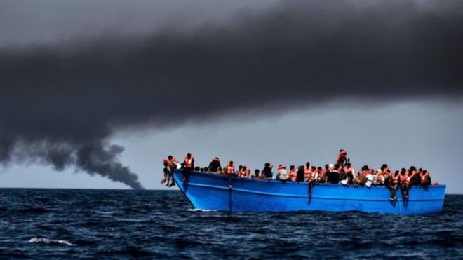 تقارير: غرق 90 مهاجرا معظمهم باكستانيون قبالة ساحل ليبيا